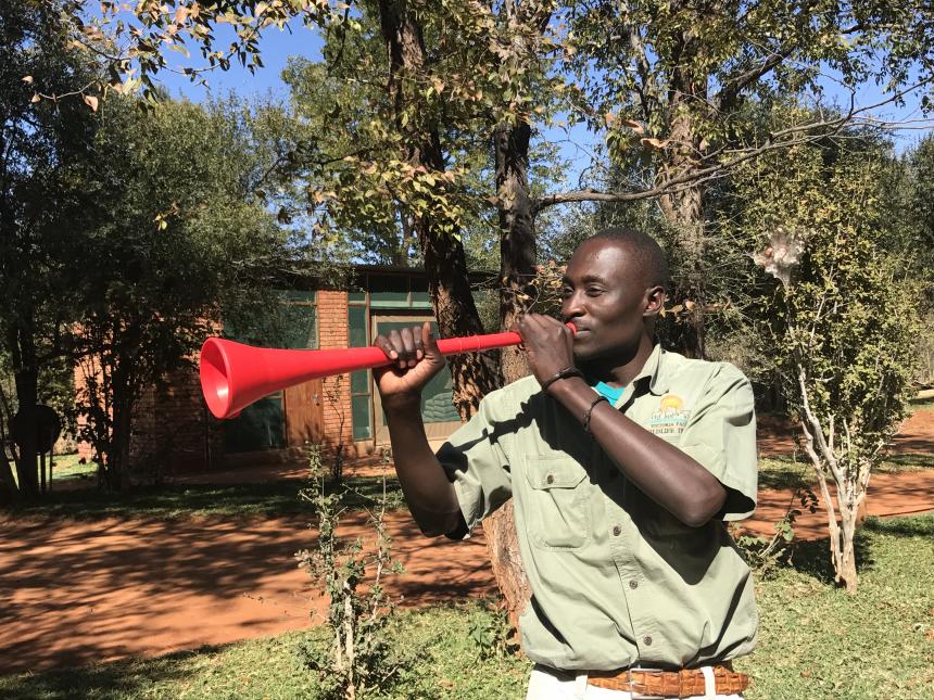 Front-line responder with plastic horn