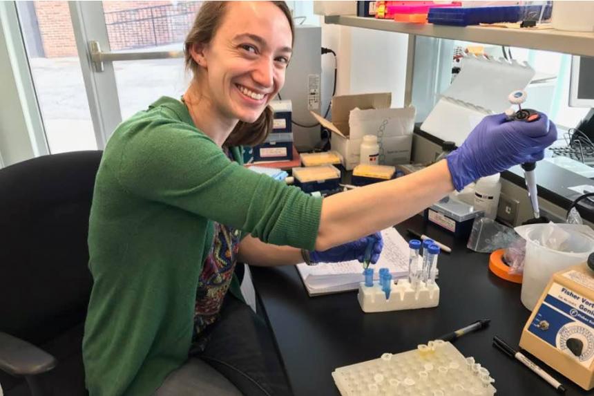 Alyssa Kaganer working in the lab.