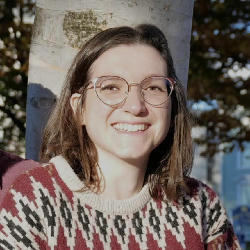 Lindsay Avolio headshot